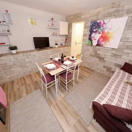 Apartment Ana *